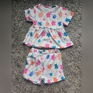 NEW! Girls 3T -4T  WHITE PINK Yellow 2 Piece  SHORTS Outfit Flowers